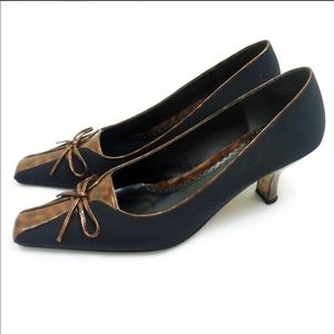 J. Renee Black and Tortoise Pump